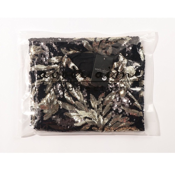 Beautiful Black and Gold Sequin Dress - Picture 2 of 6